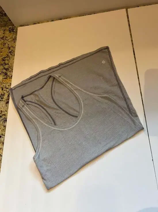 LULULEMON Women’s Set - Yoga Joggers + Striped Tank (8) - Picture 2 of 12